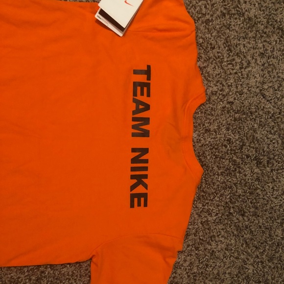 Women’s Nike T-shirt Size S - Picture 5 of 7
